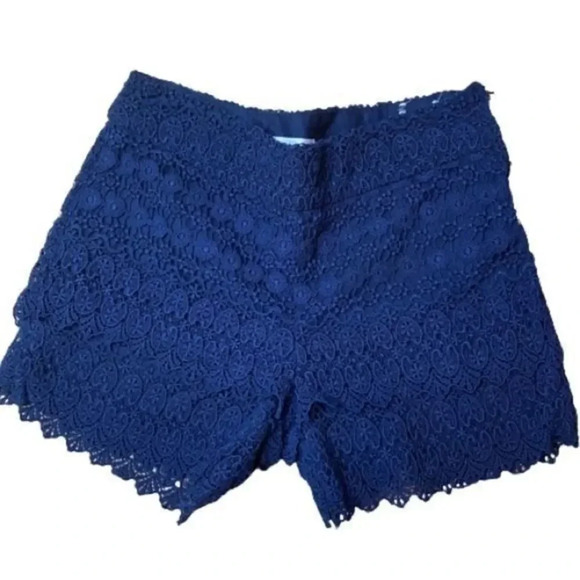 Anne Taylor Loft Tiered lace shorts - Picture 3 of 9